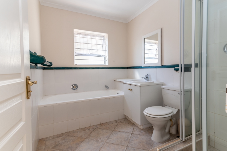 3 Bedroom Property for Sale in Fish Hoek Western Cape